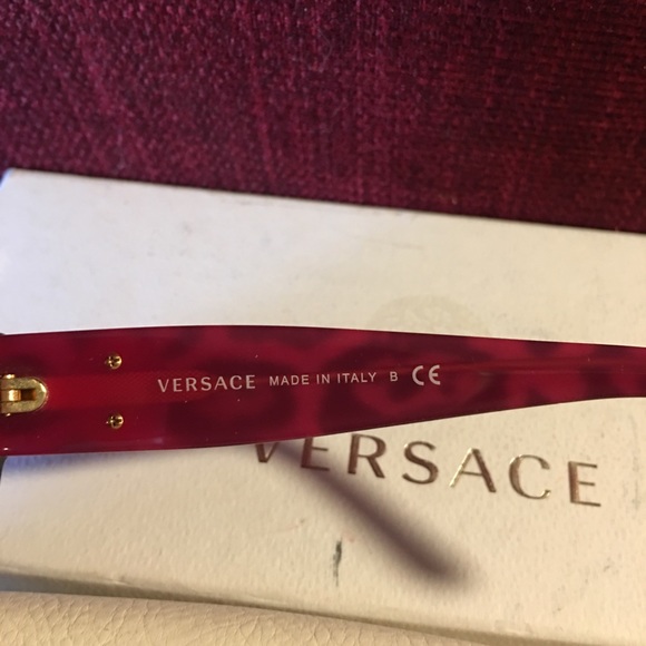 😎 Versace 💯 authentic Women sunglases - Picture 6 of 8